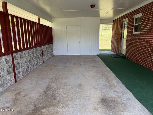 487 Right Poor Valley Road, Pennington Gap, VA 24277