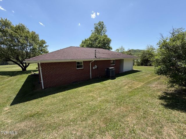 487 Right Poor Valley Road, Pennington Gap, VA 24277