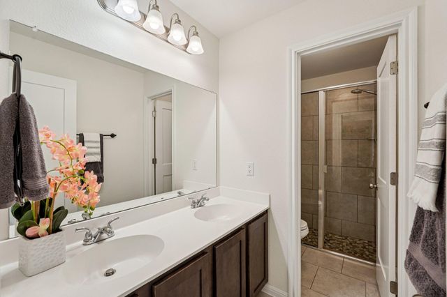 210 Helen RD, Hutto, TX 78634