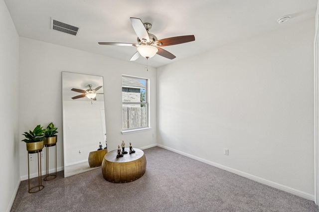 210 Helen RD, Hutto, TX 78634