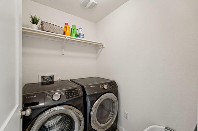 210 Helen RD, Hutto, TX 78634