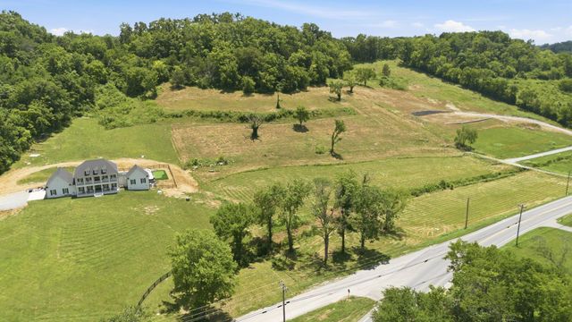 297 Old Carters Creek PIKE, Franklin, TN 37064