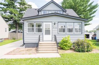 915 Rose Avenue, Des Moines, IA 50315