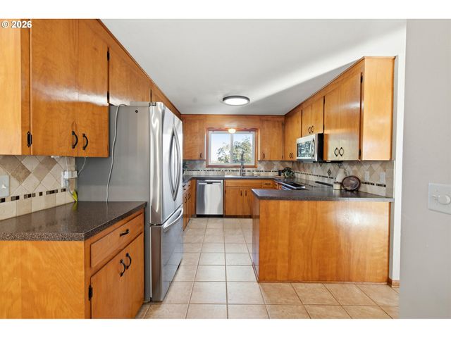 9610 STATE St, Salem, OR 97317
