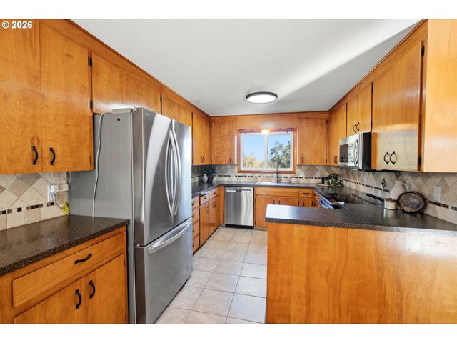 9610 STATE St, Salem, OR 97317