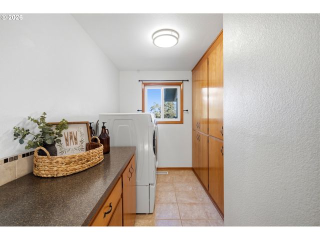9610 STATE St, Salem, OR 97317