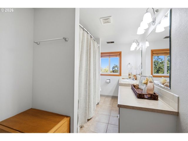9610 STATE St, Salem, OR 97317