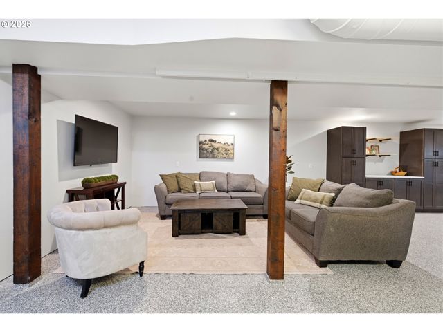 9610 STATE St, Salem, OR 97317