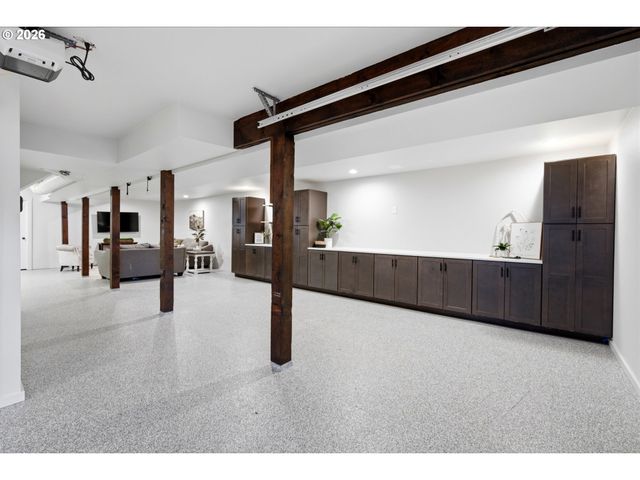 9610 STATE St, Salem, OR 97317