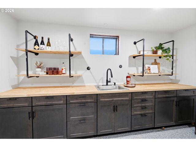 9610 STATE St, Salem, OR 97317