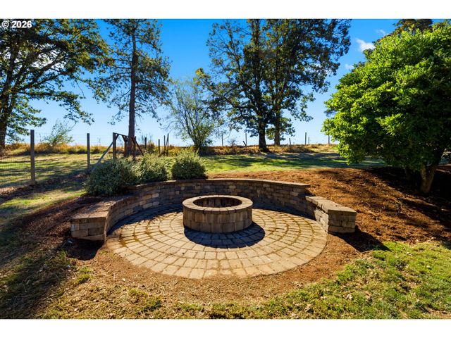 9610 STATE St, Salem, OR 97317