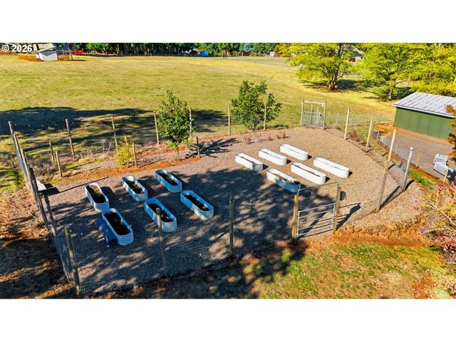 9610 STATE St, Salem, OR 97317