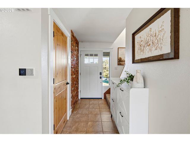 9610 STATE St, Salem, OR 97317