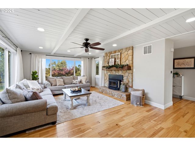 9610 STATE St, Salem, OR 97317