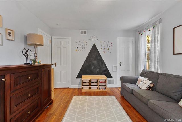 150 Parkview Place, Mount Kisco, NY 10549