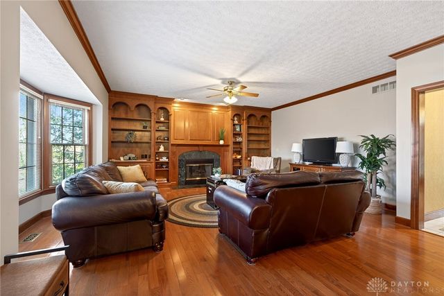 611 Southern Belle Boulevard, Beavercreek, OH 45434