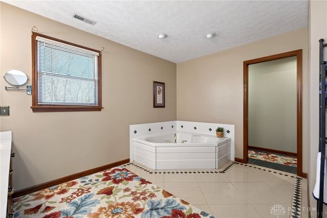 611 Southern Belle Boulevard, Beavercreek, OH 45434