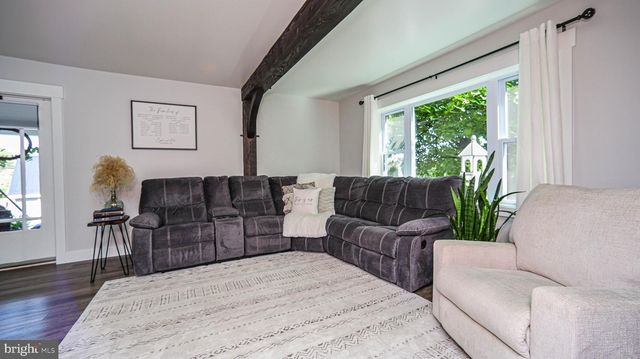 1203 ROXBURY RD, Newburg, PA 17240