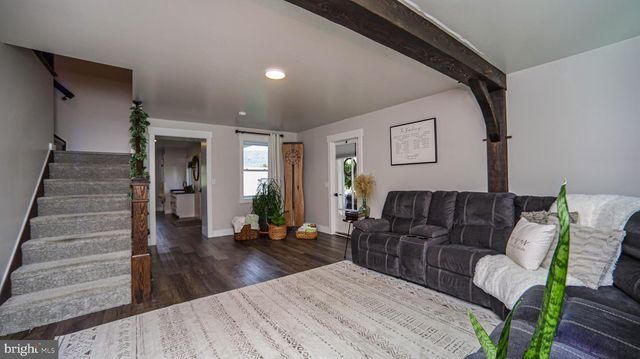 1203 ROXBURY RD, Newburg, PA 17240