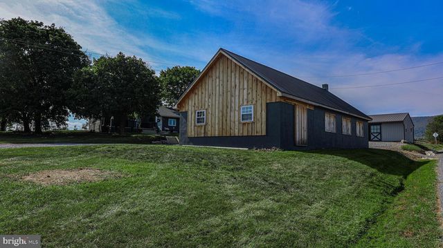 1203 ROXBURY RD, Newburg, PA 17240