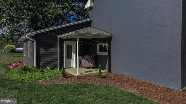 1203 ROXBURY RD, Newburg, PA 17240