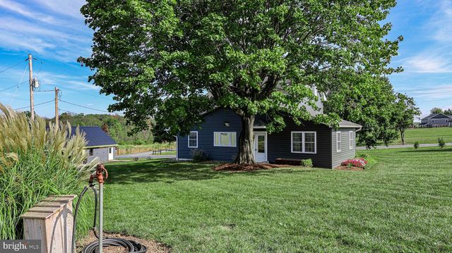 1203 ROXBURY RD, Newburg, PA 17240