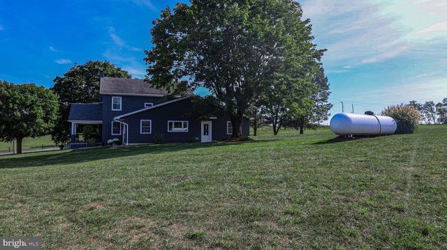 1203 ROXBURY RD, Newburg, PA 17240