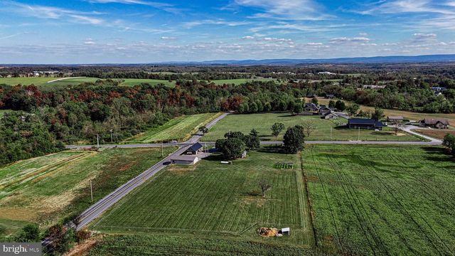 1203 ROXBURY RD, Newburg, PA 17240