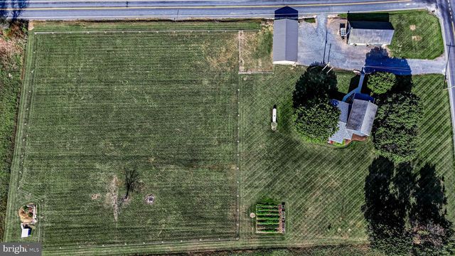 1203 ROXBURY RD, Newburg, PA 17240