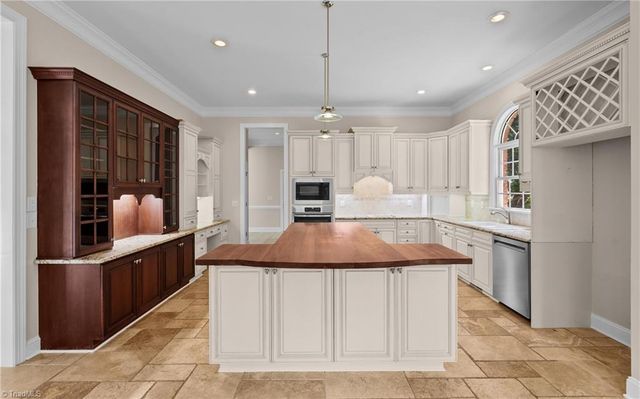 6806 Buckley Drive, Summerfield, NC 27358