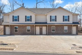 1120 Ziva Ln Apt F, Clarksville, TN 37040