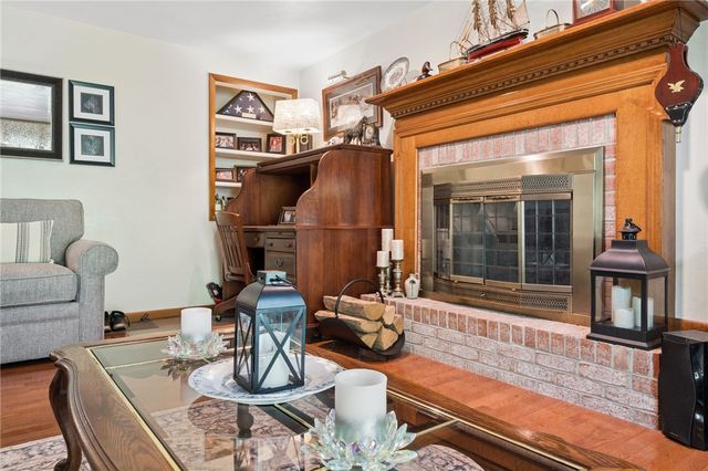 103 Aquillin Court, Manor, PA 15642