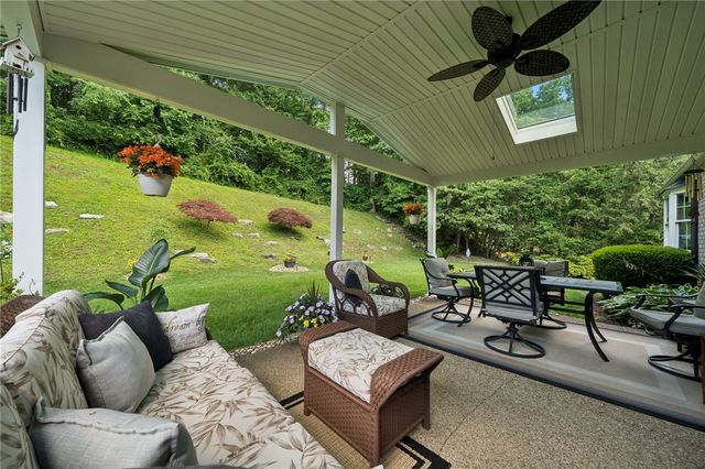 103 Aquillin Court, Manor, PA 15642