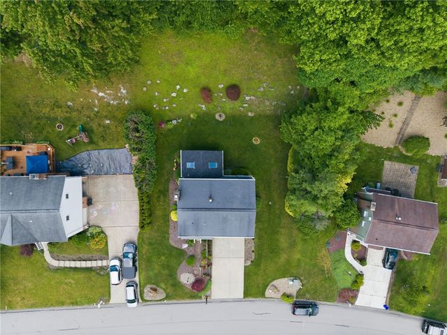 103 Aquillin Court, Manor, PA 15642