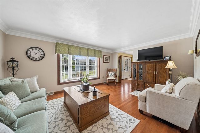 103 Aquillin Court, Manor, PA 15642
