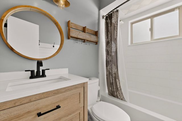 3224 Lucerne Street NE, Albuquerque, NM 87111