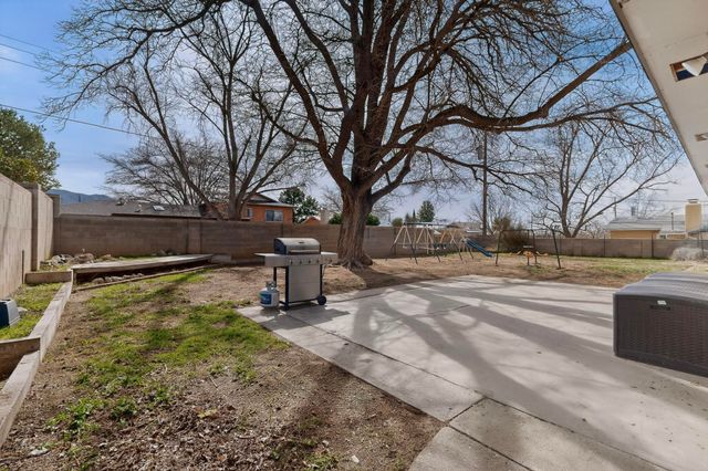 3224 Lucerne Street NE, Albuquerque, NM 87111