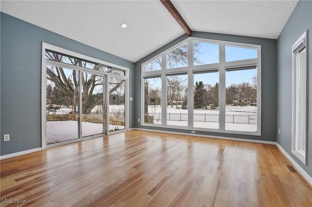 1094 San Raphael Drive, Bath, OH 44333