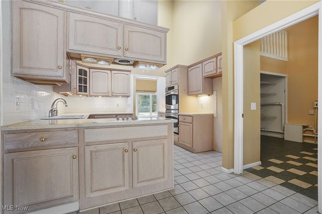 1094 San Raphael Drive, Bath, OH 44333