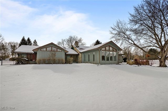 1094 San Raphael Drive, Bath, OH 44333