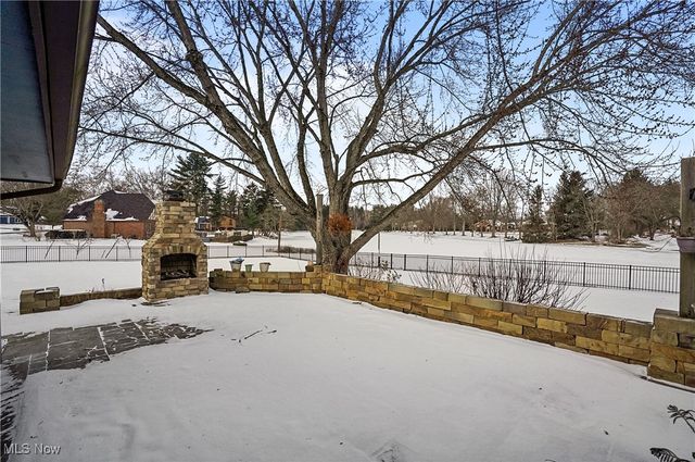 1094 San Raphael Drive, Bath, OH 44333