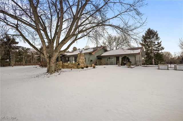 1094 San Raphael Drive, Bath, OH 44333