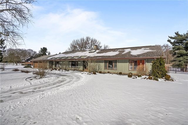 1094 San Raphael Drive, Bath, OH 44333