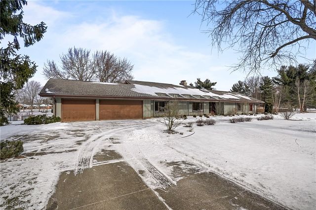 1094 San Raphael Drive, Bath, OH 44333