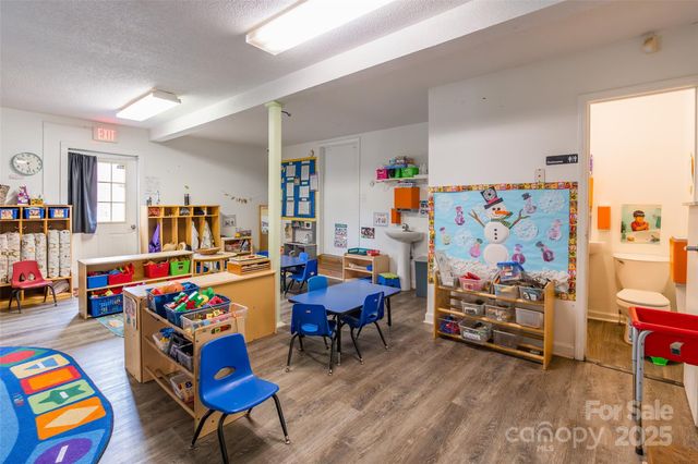 547 N Oakland Avenue, Statesville, NC 28677