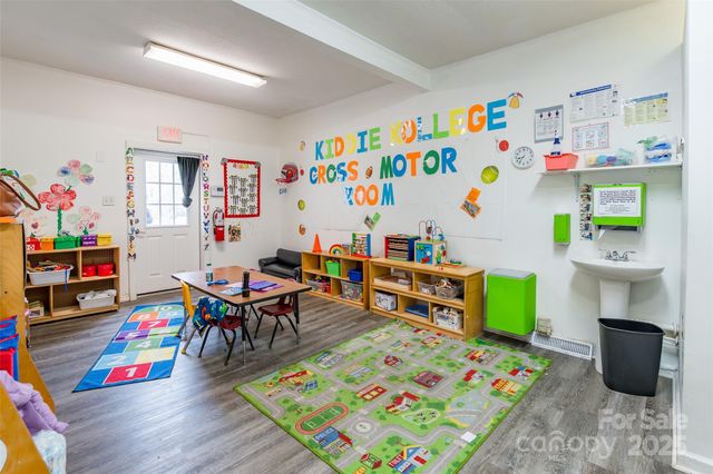 547 N Oakland Avenue, Statesville, NC 28677