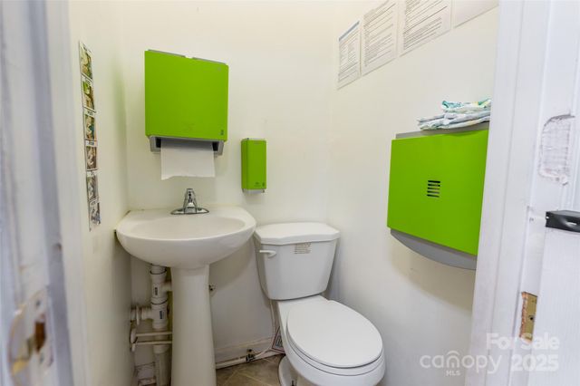 547 N Oakland Avenue, Statesville, NC 28677