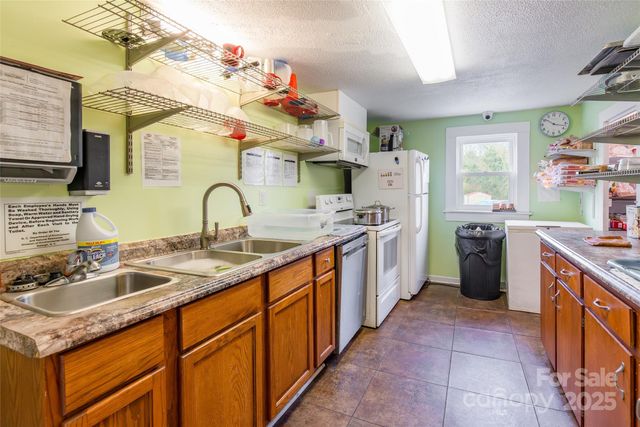 547 N Oakland Avenue, Statesville, NC 28677