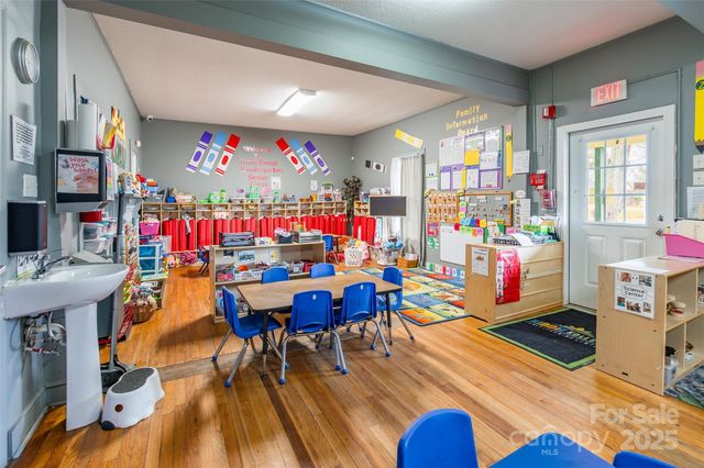 547 N Oakland Avenue, Statesville, NC 28677