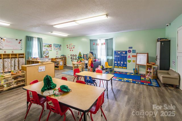 547 N Oakland Avenue, Statesville, NC 28677